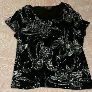 Marisol women’s Black and White Floral Short Sleeve Top size XL made in Mexico